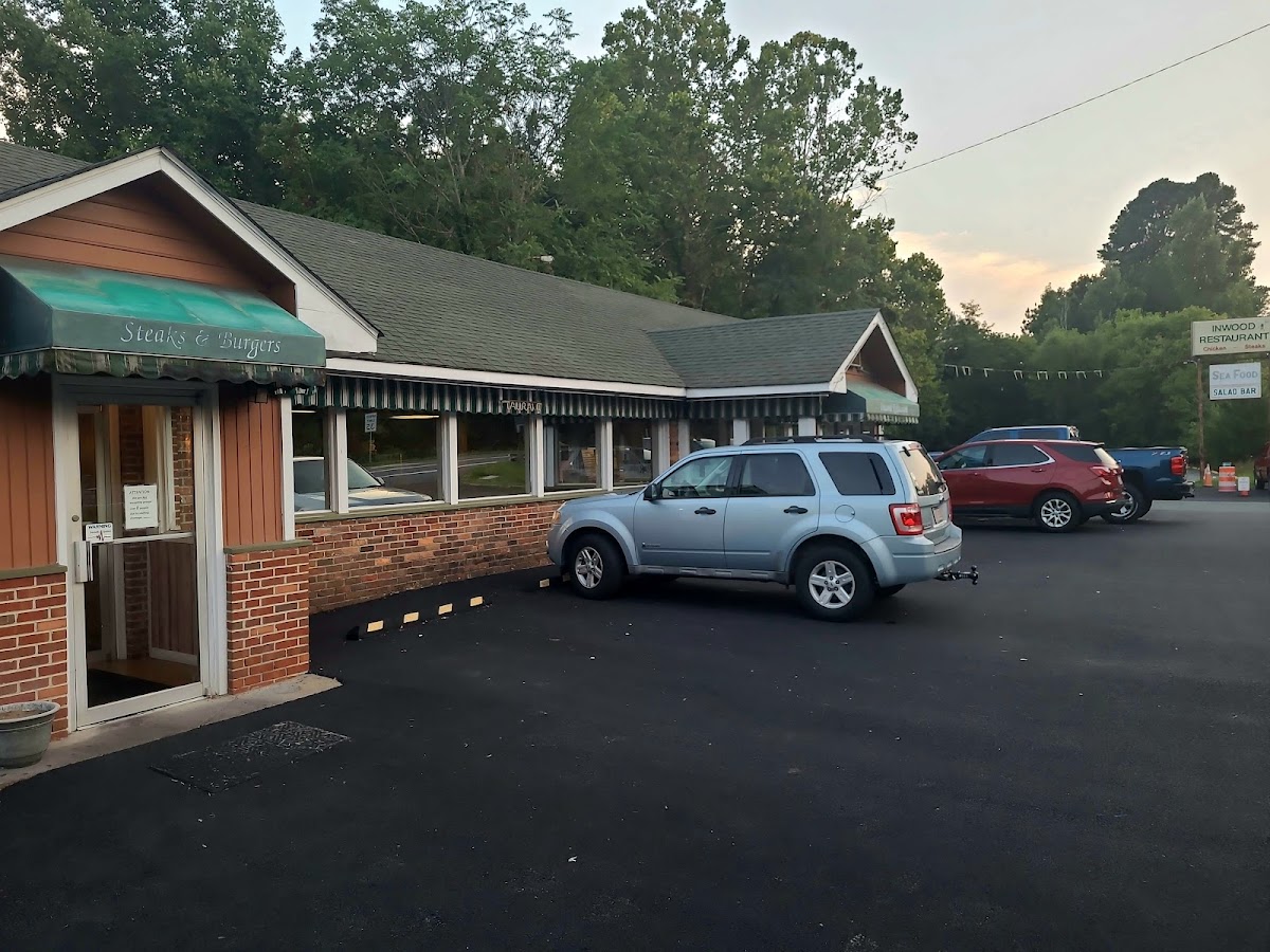 Inwood Restaurant - Photo 3
