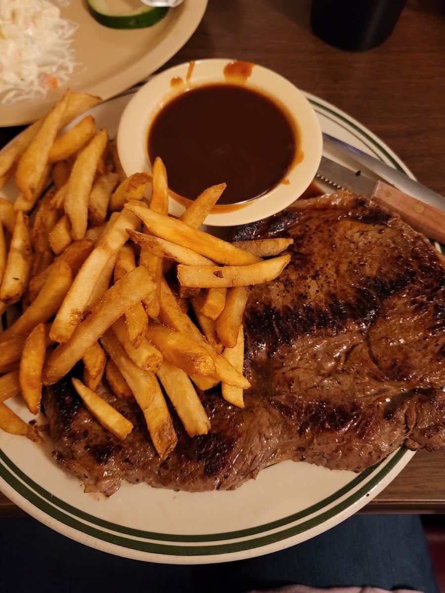 Inwood Restaurant - Photo 4