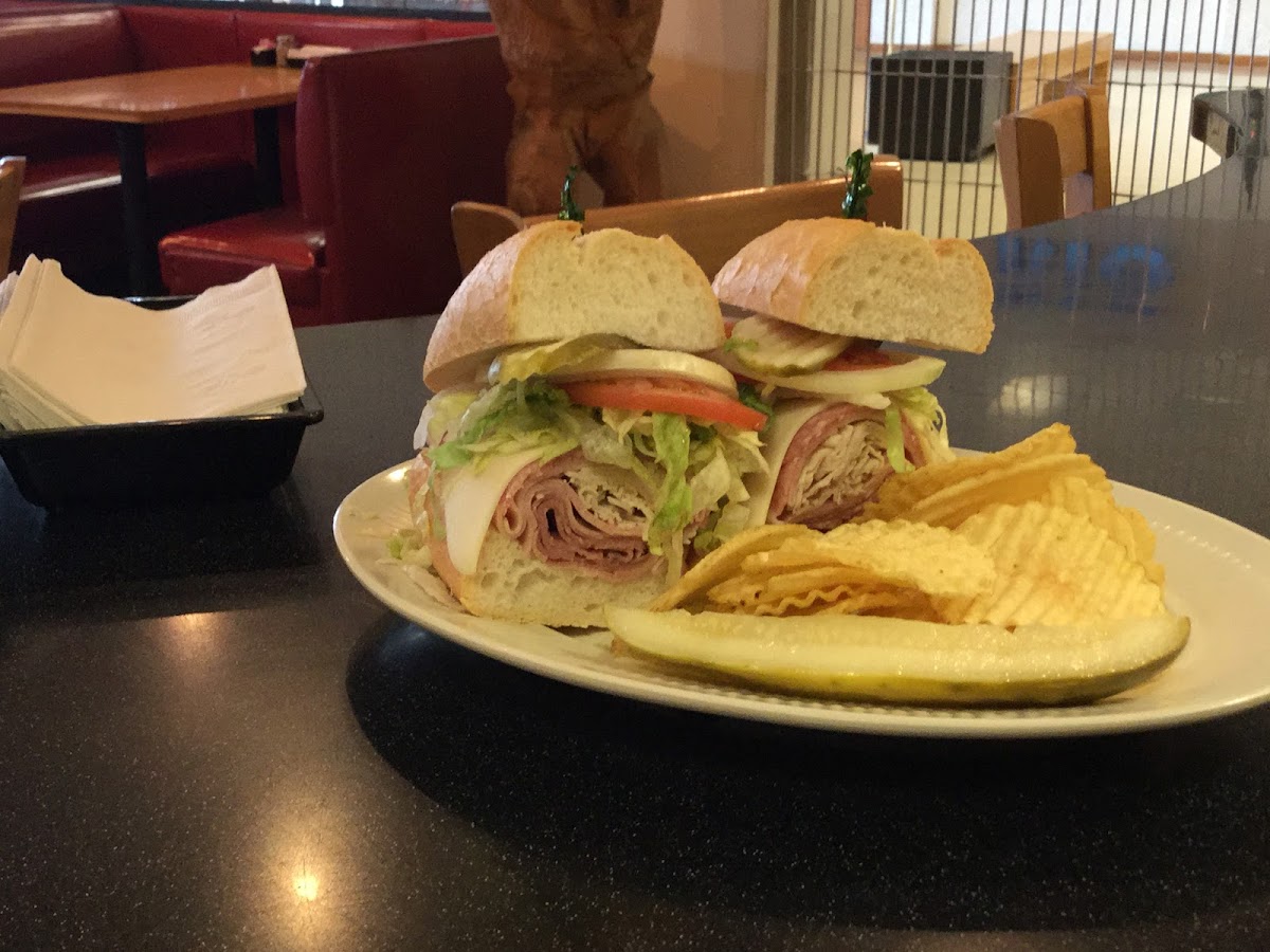The Mall Deli - Photo 1