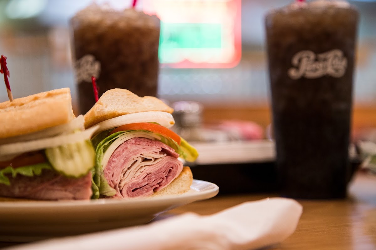 The Mall Deli - Photo 7