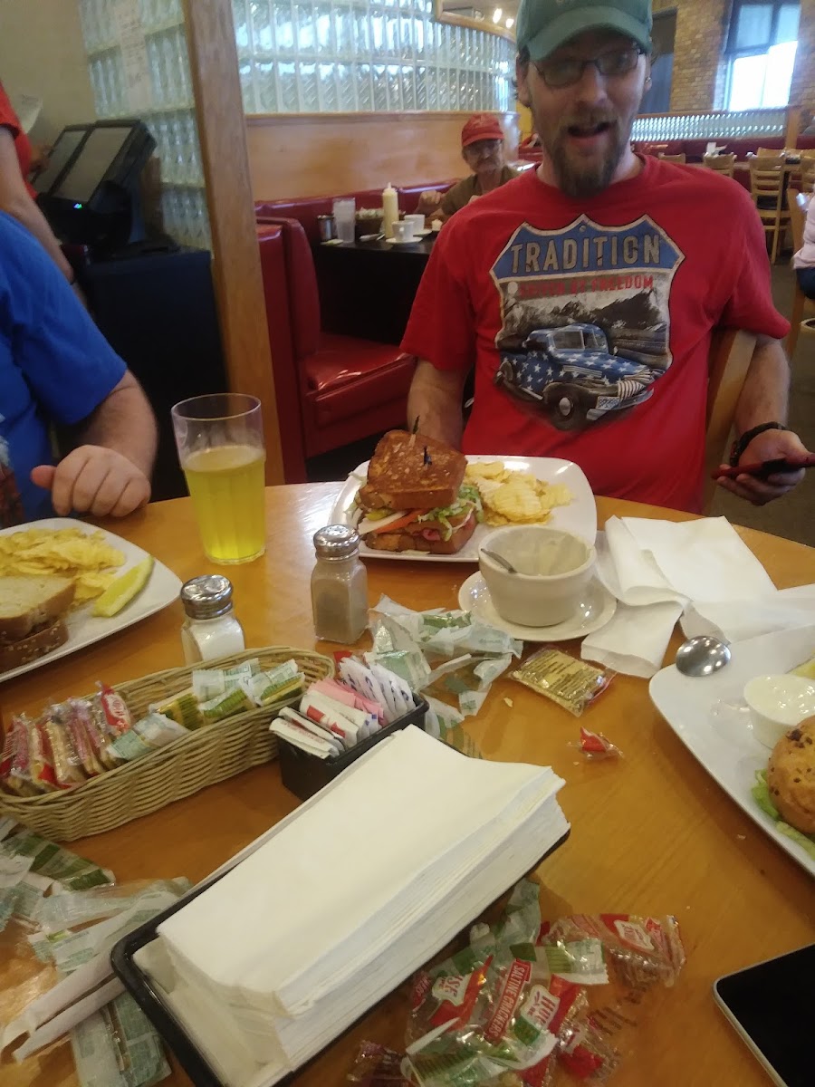 The Mall Deli - Photo 8