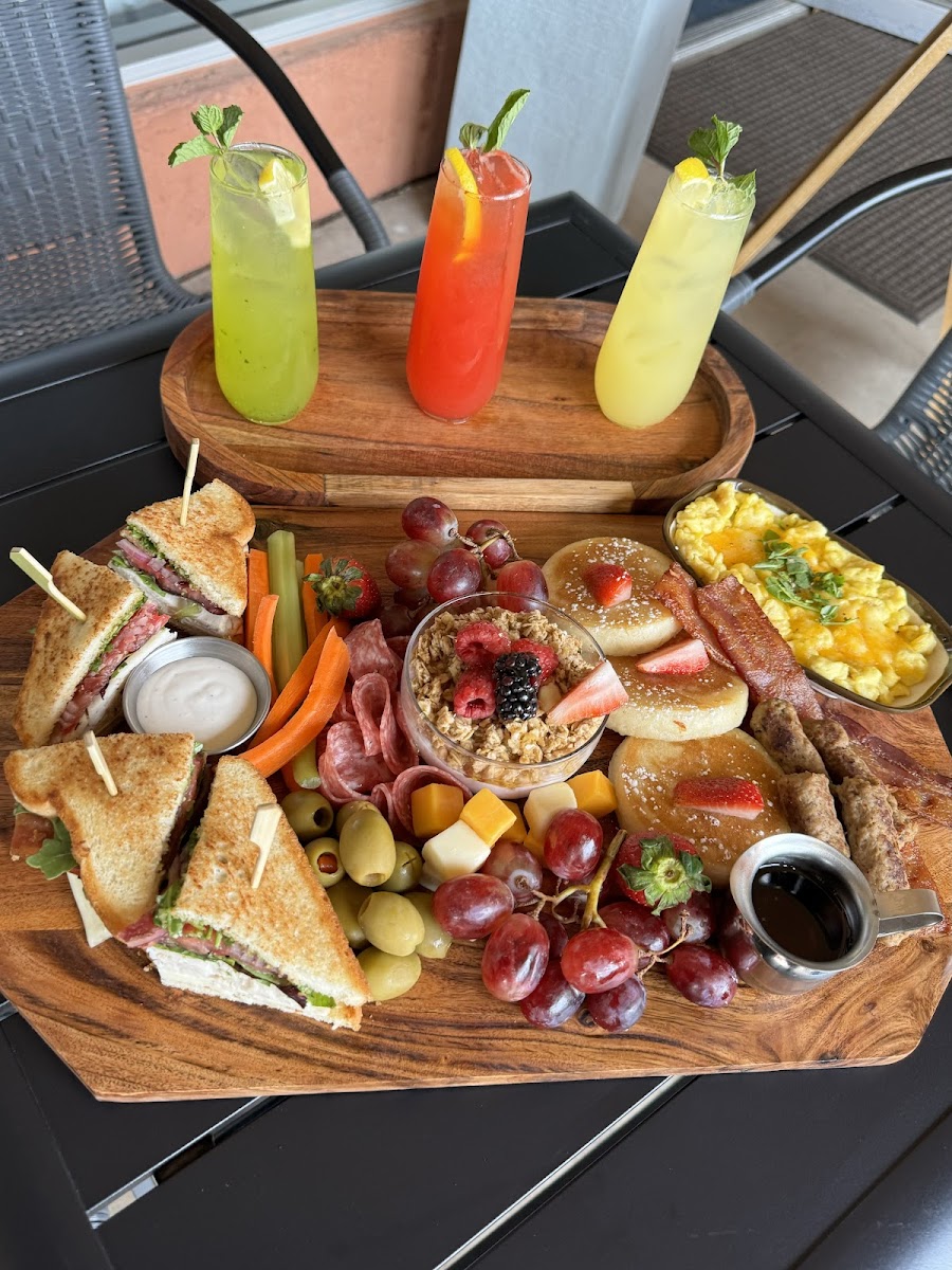 Monae Fusion Brunch Café - Photo 1
