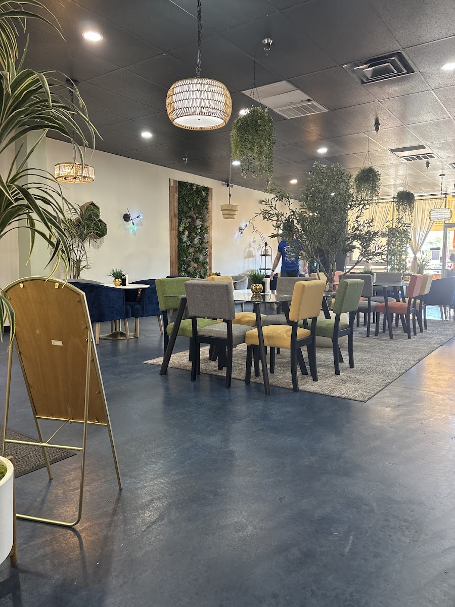 Monae Fusion Brunch Café - Photo 3