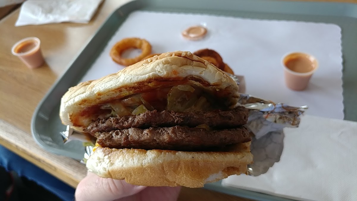 Brad's Food Hut - Photo 1