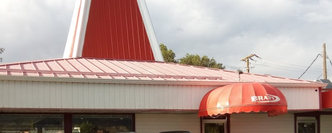 Brad's Food Hut - Photo 2