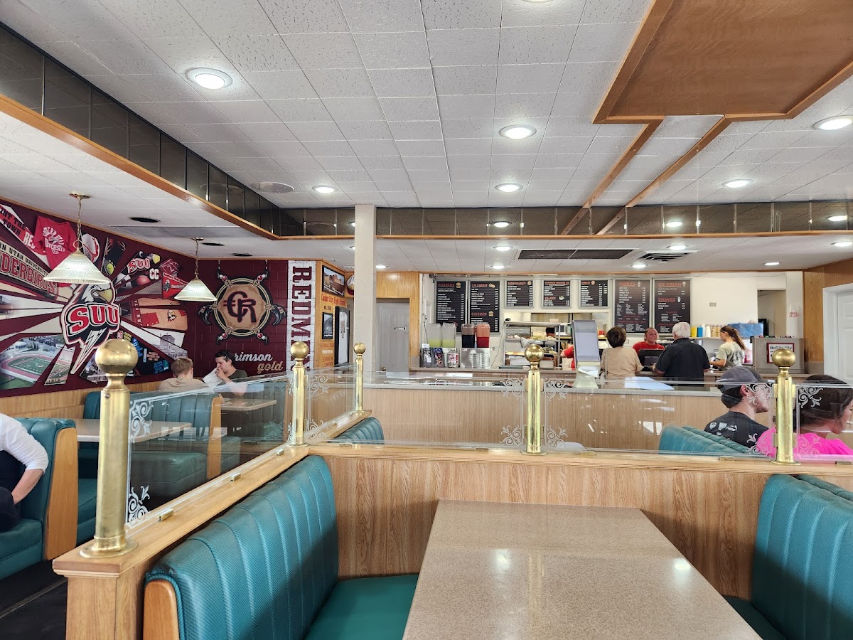 Brad's Food Hut - Photo 5