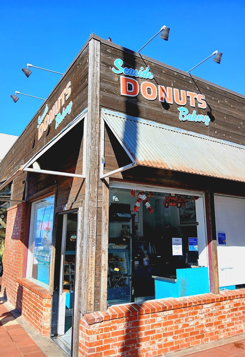 Seaside Donuts Bakery - Photo 4