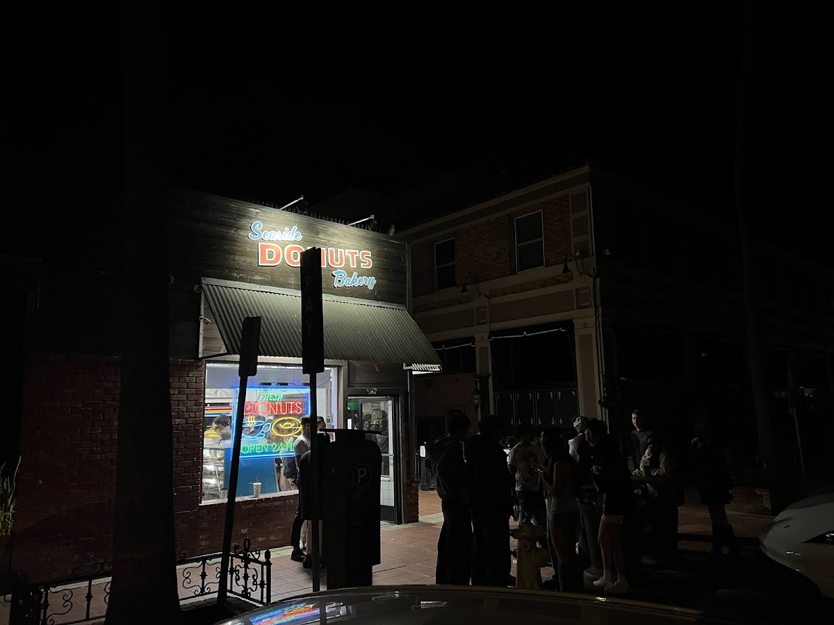 Seaside Donuts Bakery - Photo 8