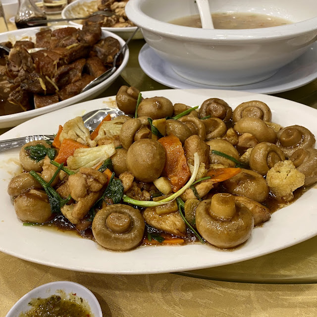 Fried Mixed Vegetables with Button Mushrooms