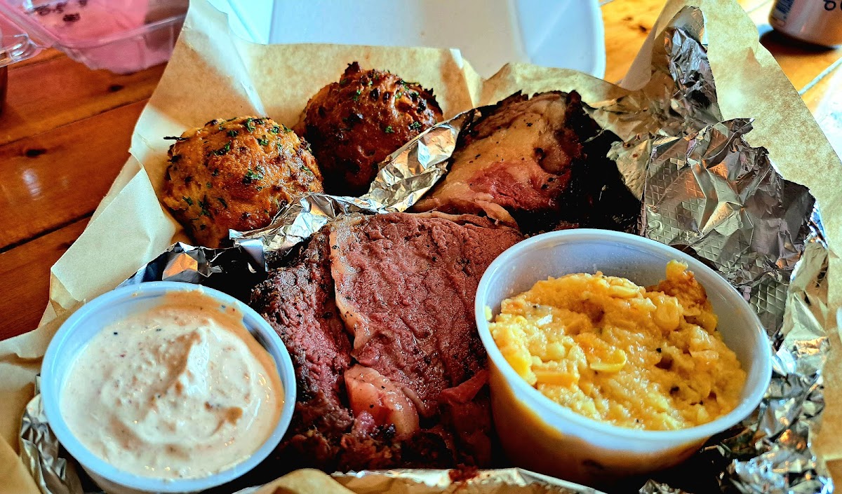 Uncle Beth's BBQ - Photo 3