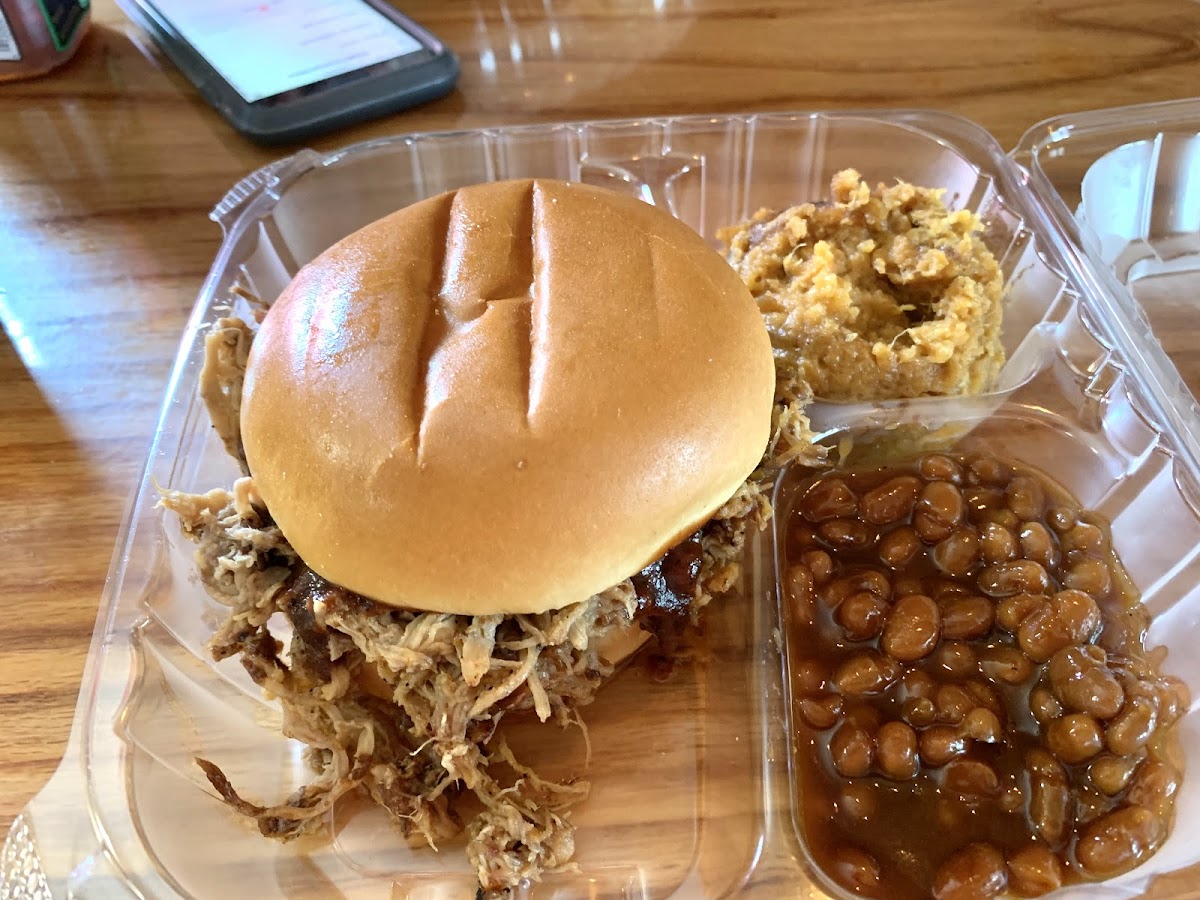 Uncle Beth's BBQ - Photo 5