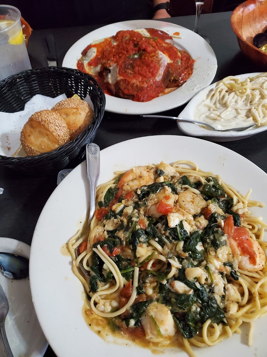 Nino's Family Restaurant - Photo 9