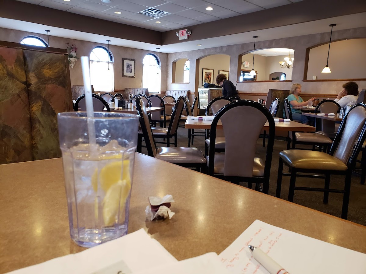 Skyline Family Restaurant - Photo 2