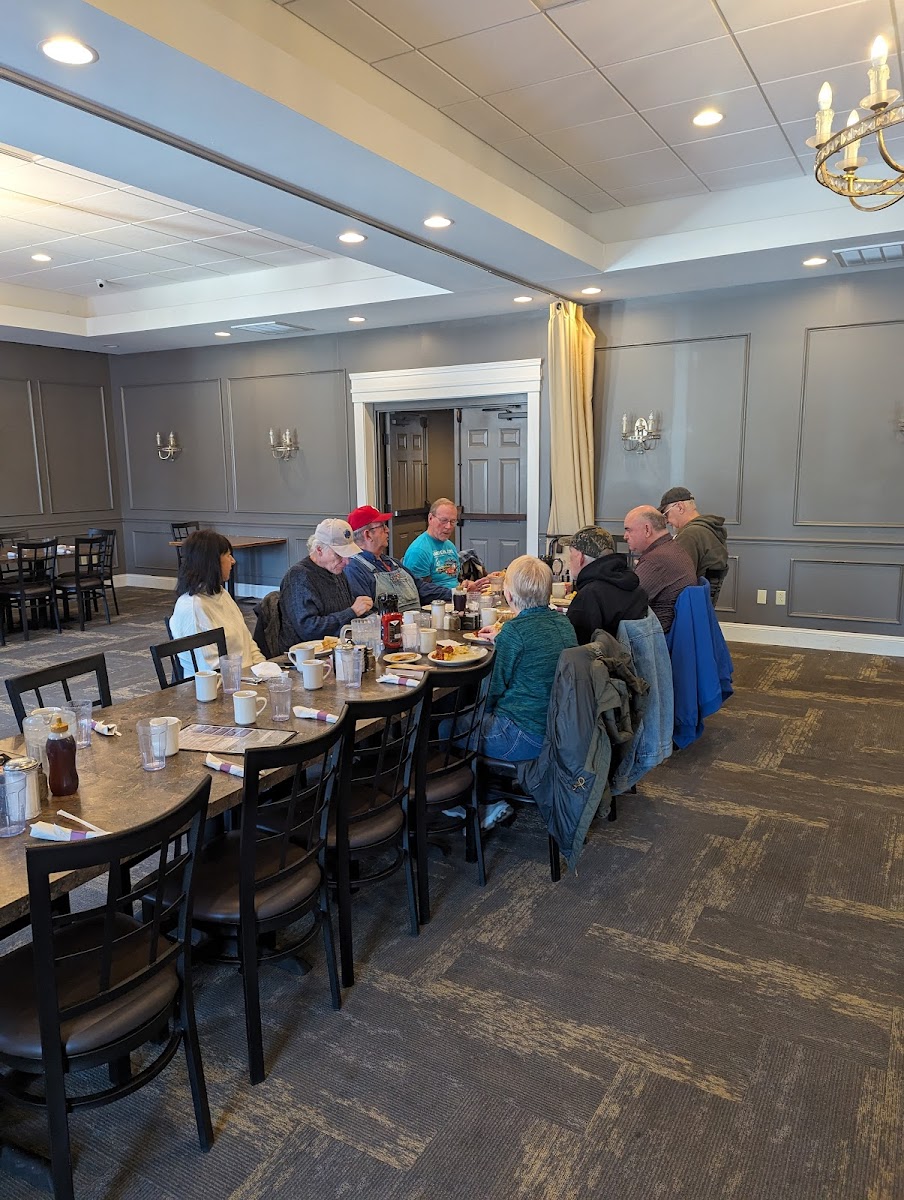 Skyline Family Restaurant - Photo 5