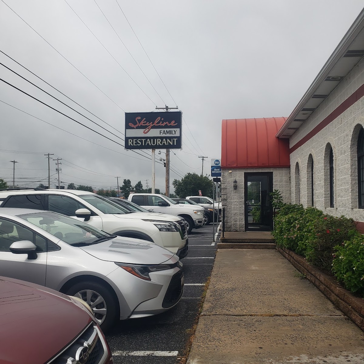 Skyline Family Restaurant - Photo 7