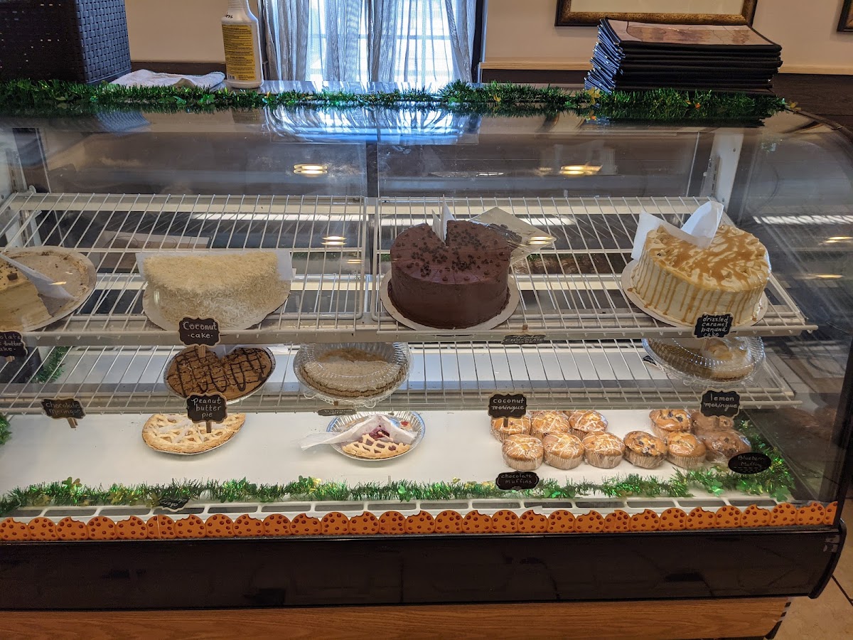 Skyline Family Restaurant - Photo 8