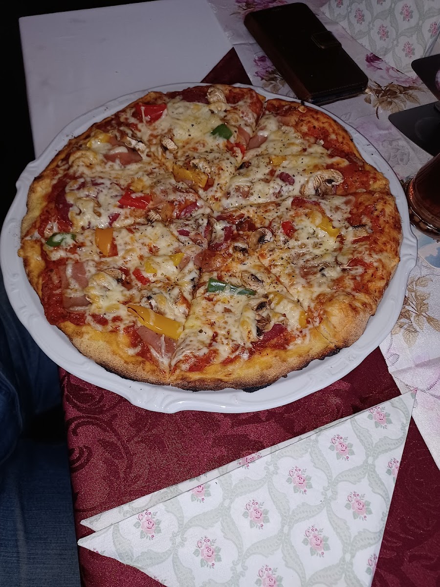 Felsenkeller - Bella Vista Restaurant, Pizzeria & Eiscafe - Photo 5