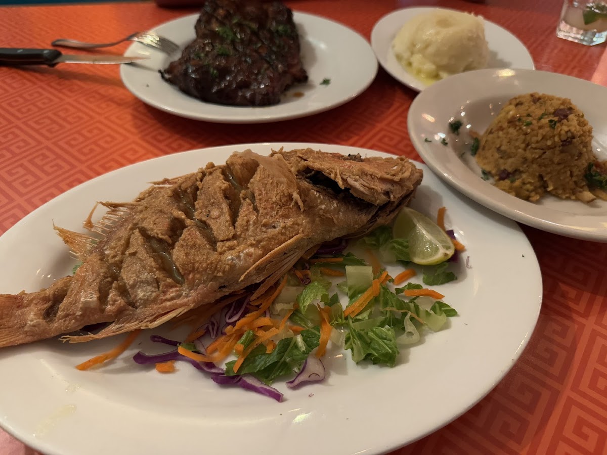 Dinghy Dock Restaurant - Photo 4