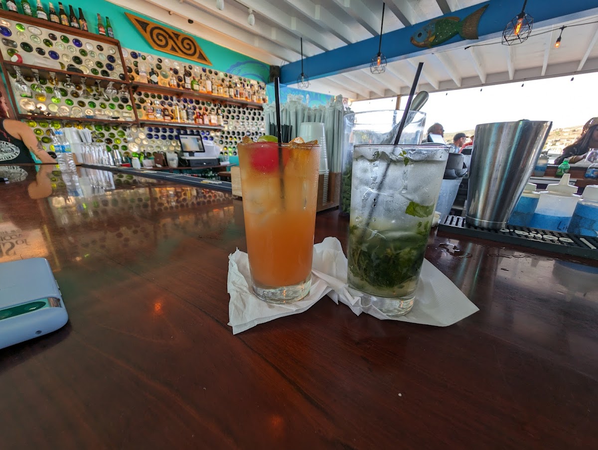 Dinghy Dock Restaurant - Photo 8