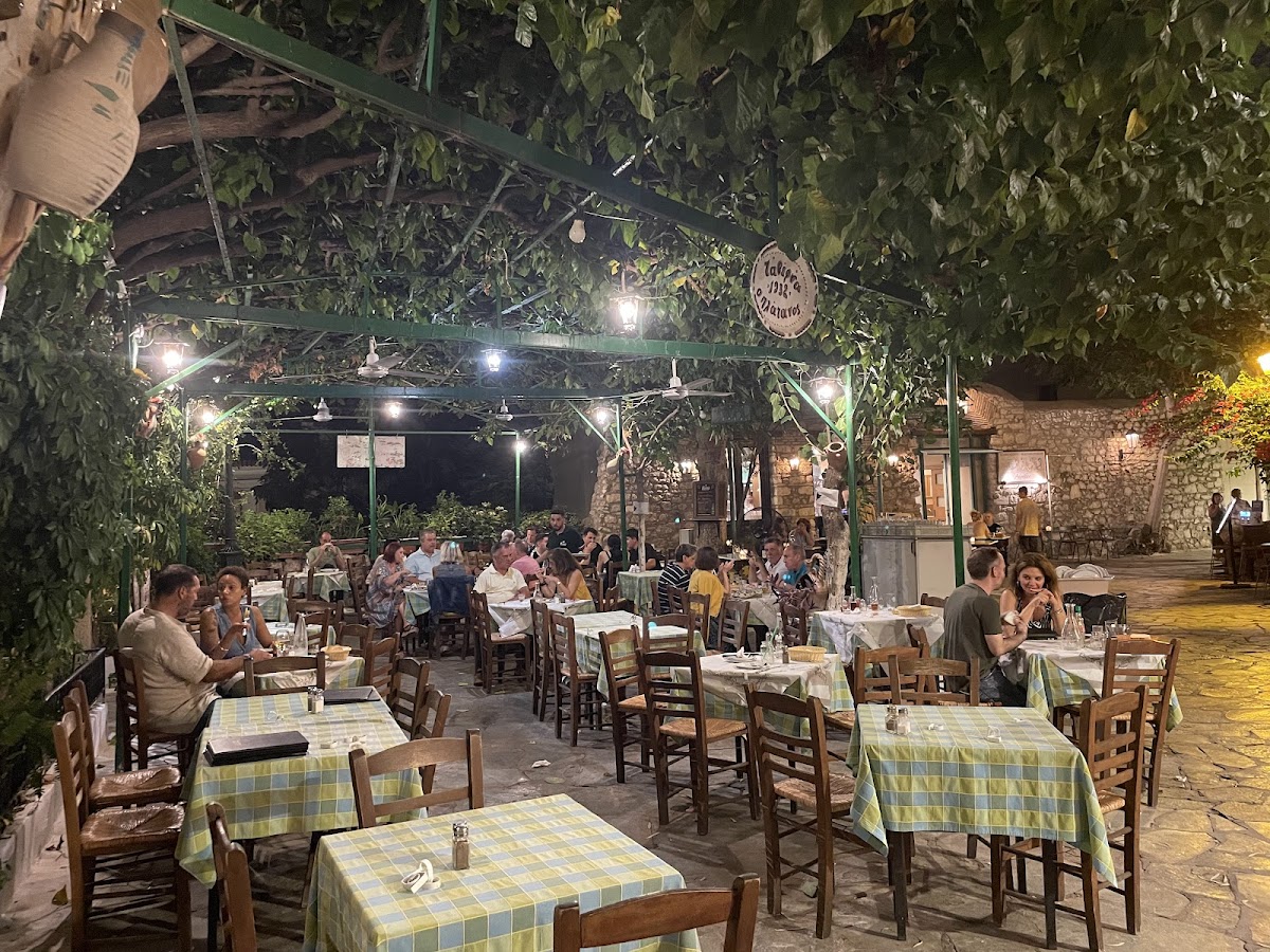 Platanos Taverna - Photo 9