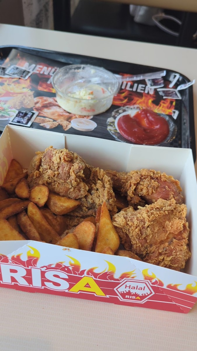 Risa Chicken - Photo 1