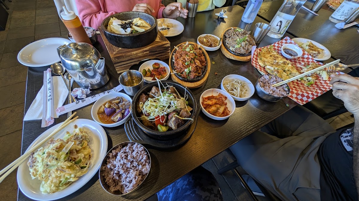 Hongdae Korean Restaurant 홍대 밥상 - Photo 3