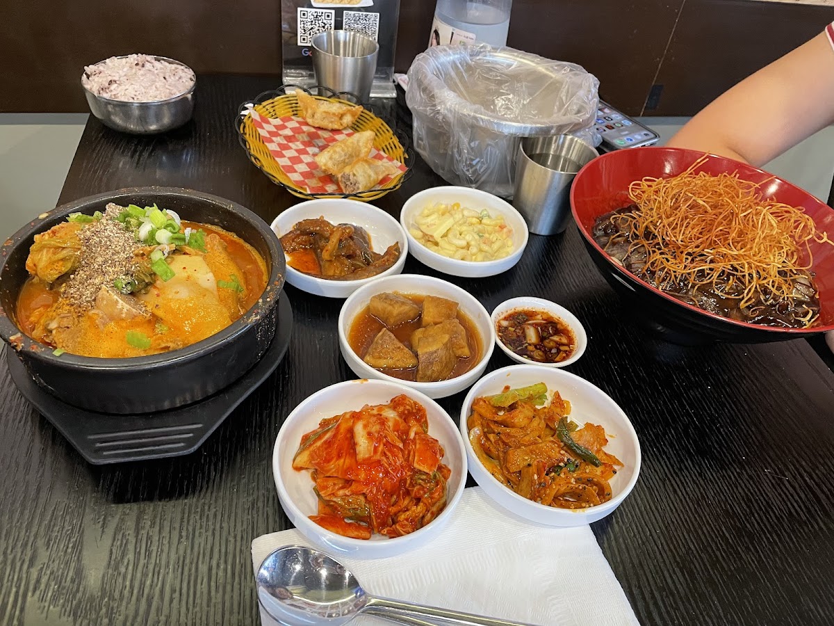 Hongdae Korean Restaurant 홍대 밥상 - Photo 7