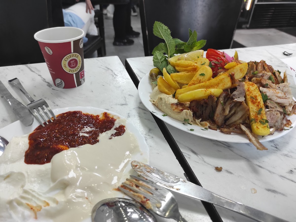 Azzam Restaurant - Photo 1