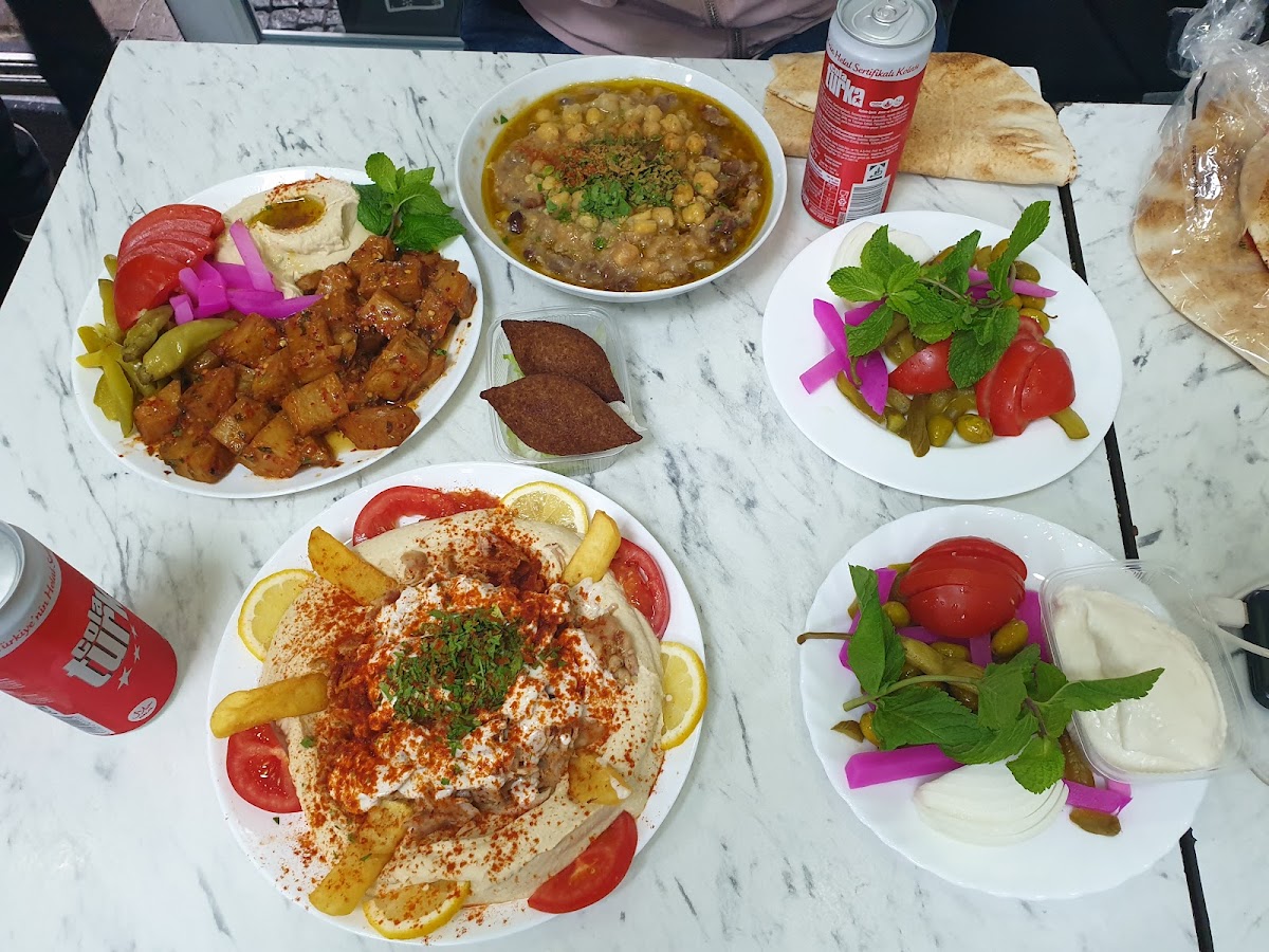 Azzam Restaurant - Photo 6