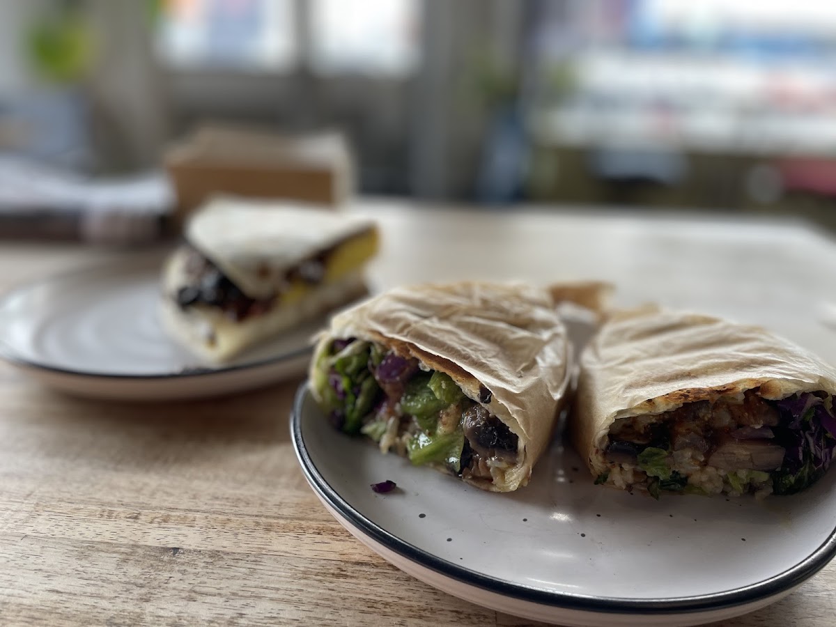 The Others Cafe - Photo 3