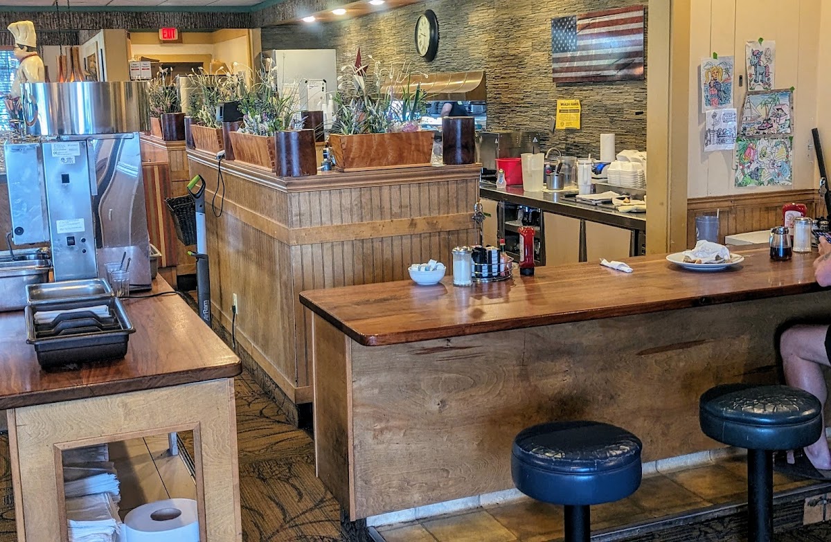 La Crosse Family Restaurant - Photo 9