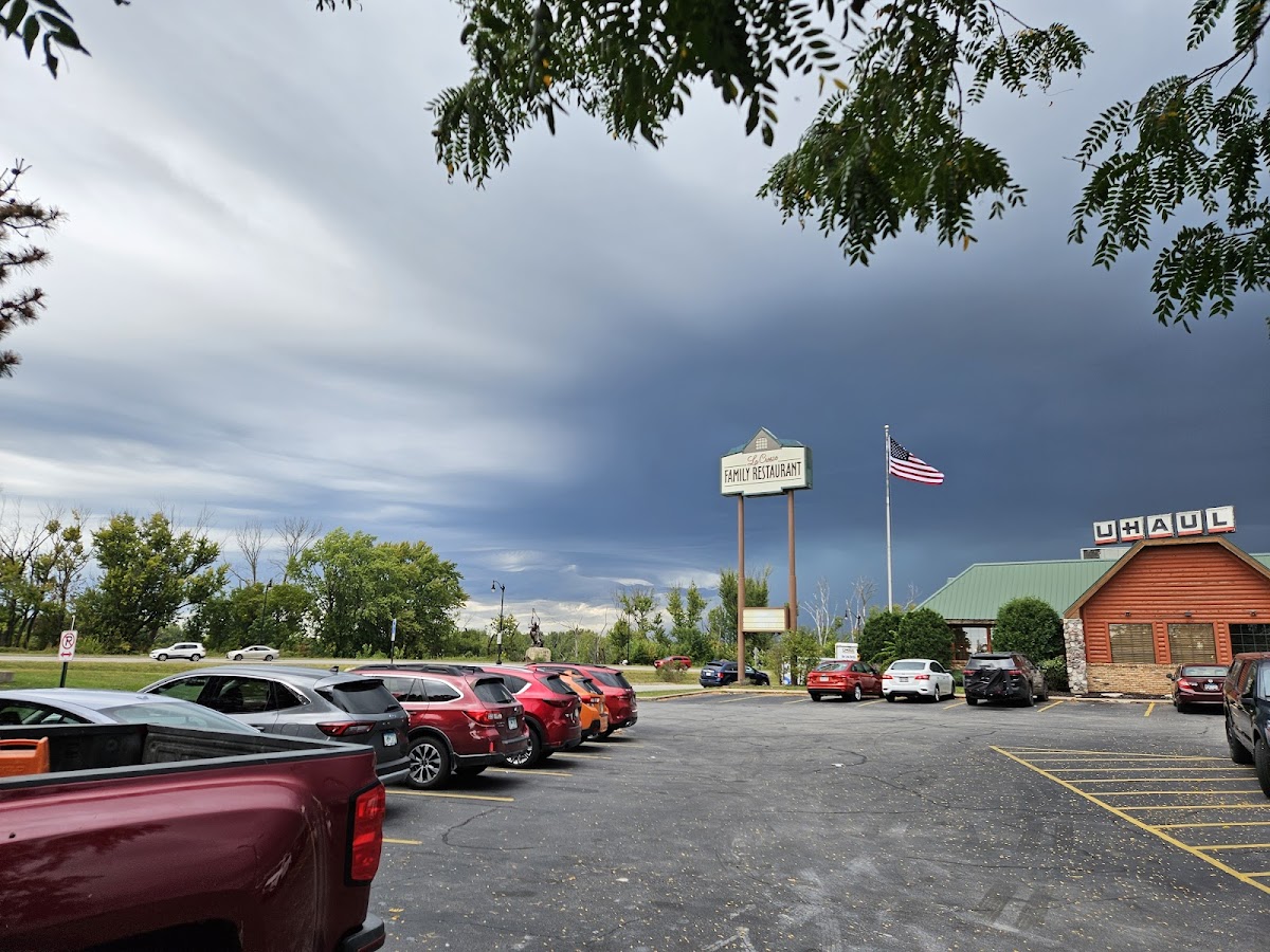 La Crosse Family Restaurant - Photo 2