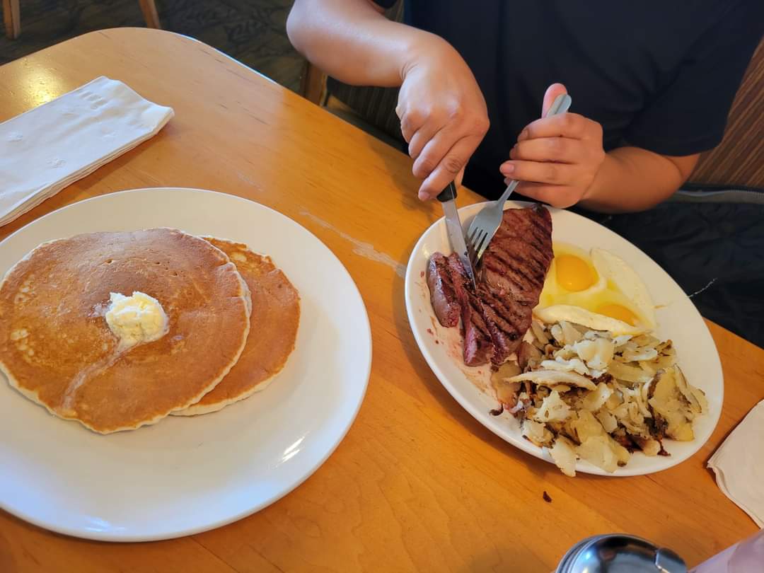 La Crosse Family Restaurant - Photo 5