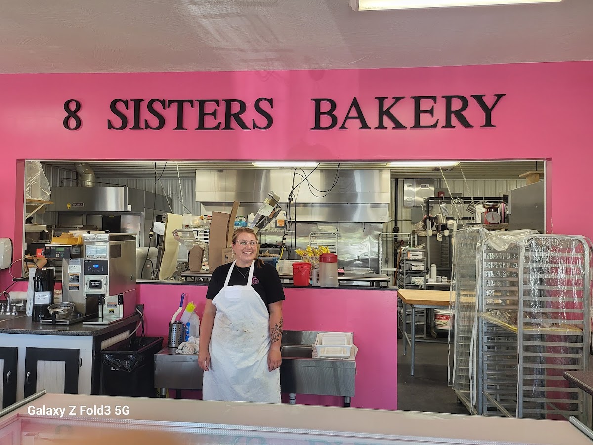 8 Sisters Bakery & Cafe - Photo 4