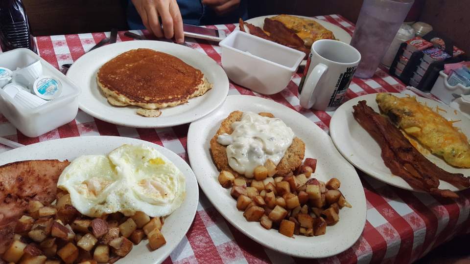 Roosters Cafe - Photo 1