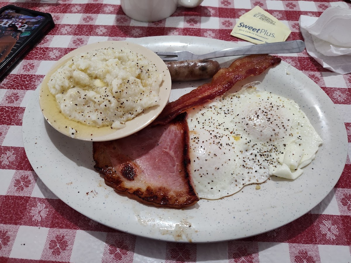 Roosters Cafe - Photo 5