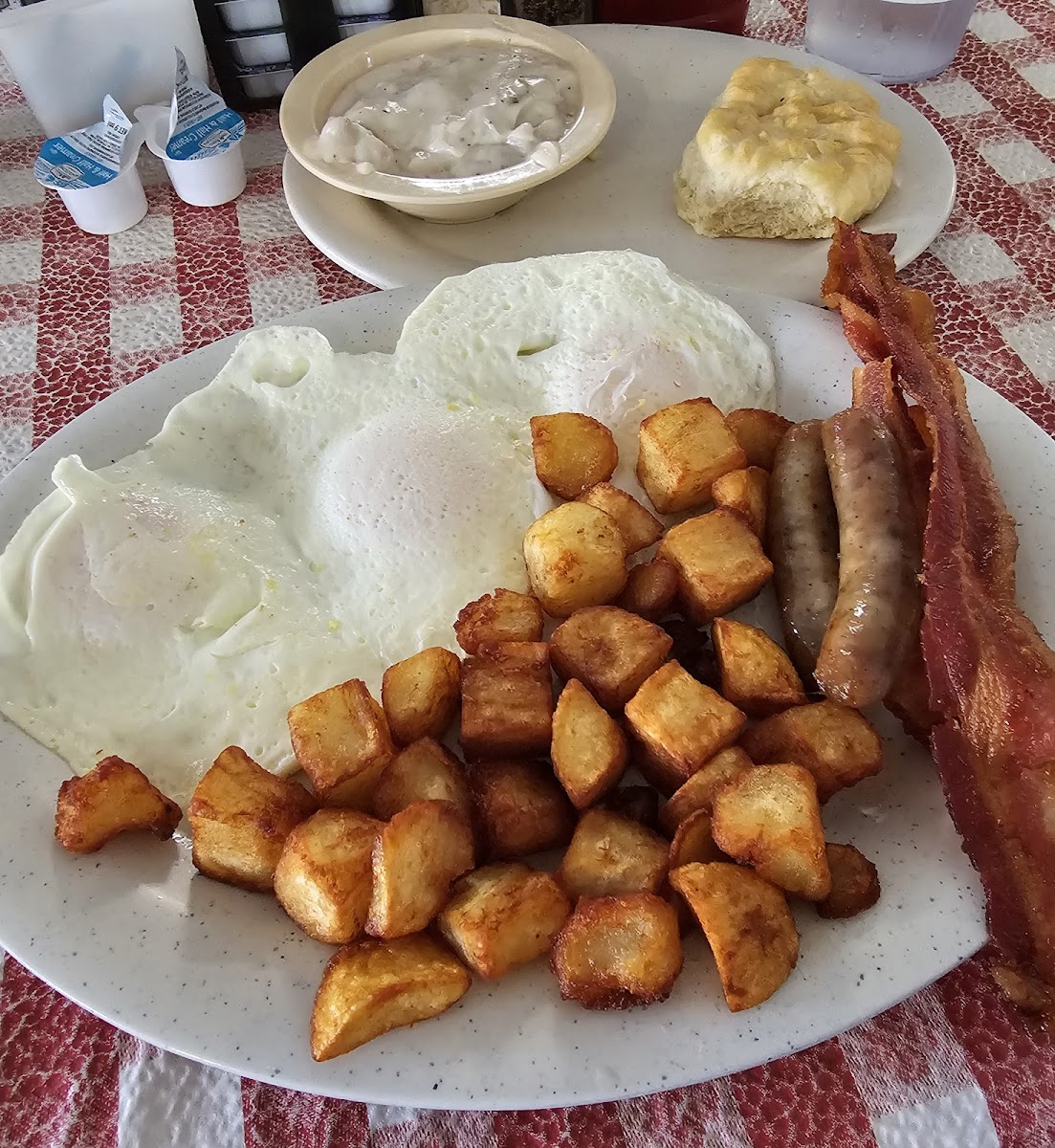 Roosters Cafe - Photo 8