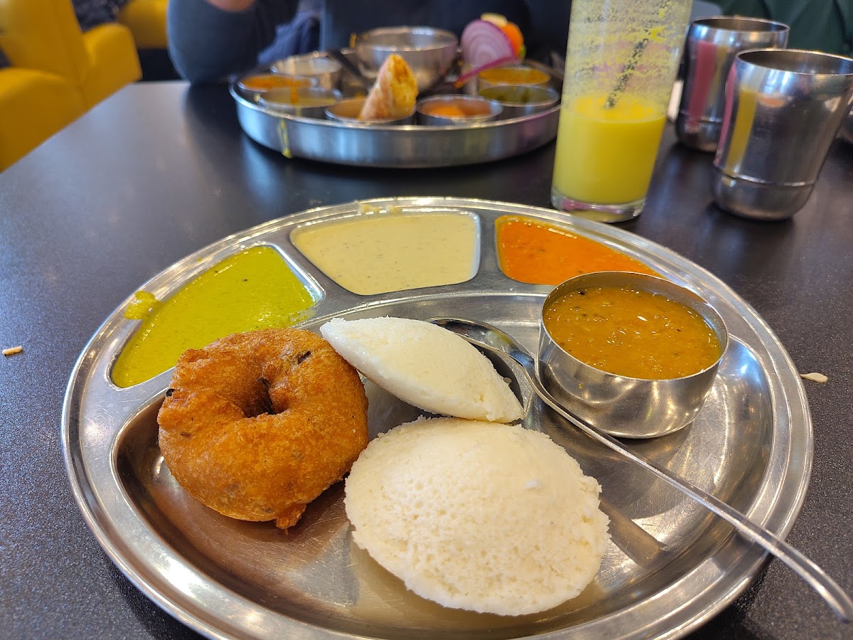 Saravanaa Bhavan East Ham - Photo 9