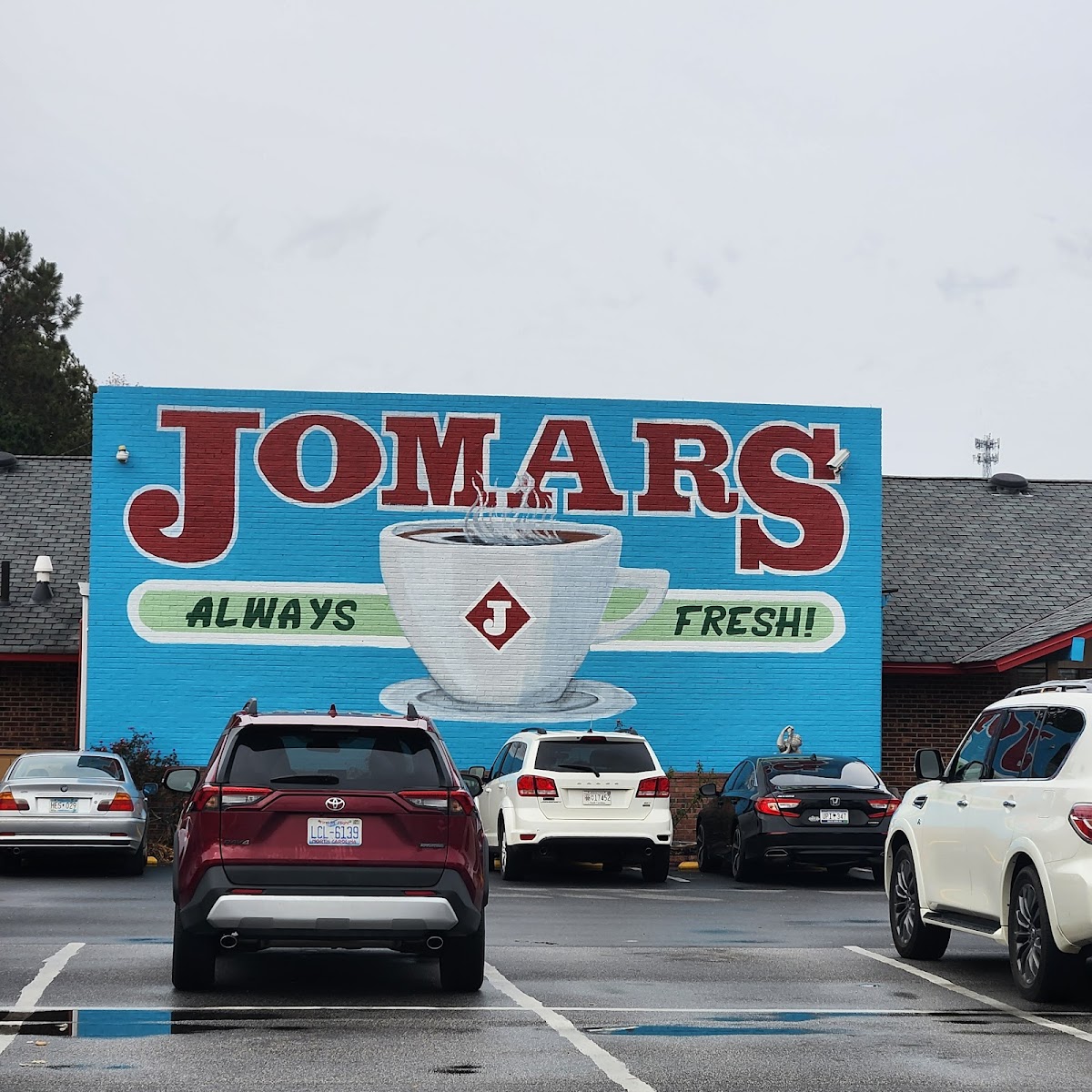 Jo Mars Family Restaurant - Photo 3
