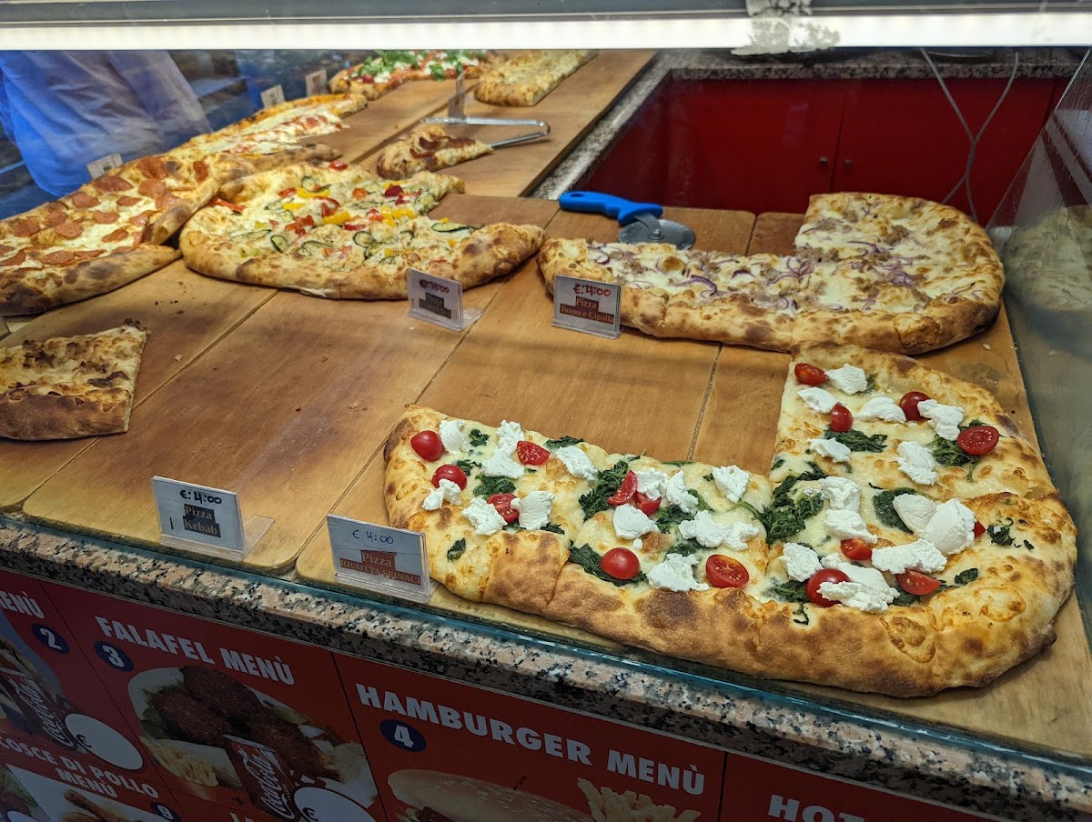HALAL FOOD Pizzeria Amica - Photo 9