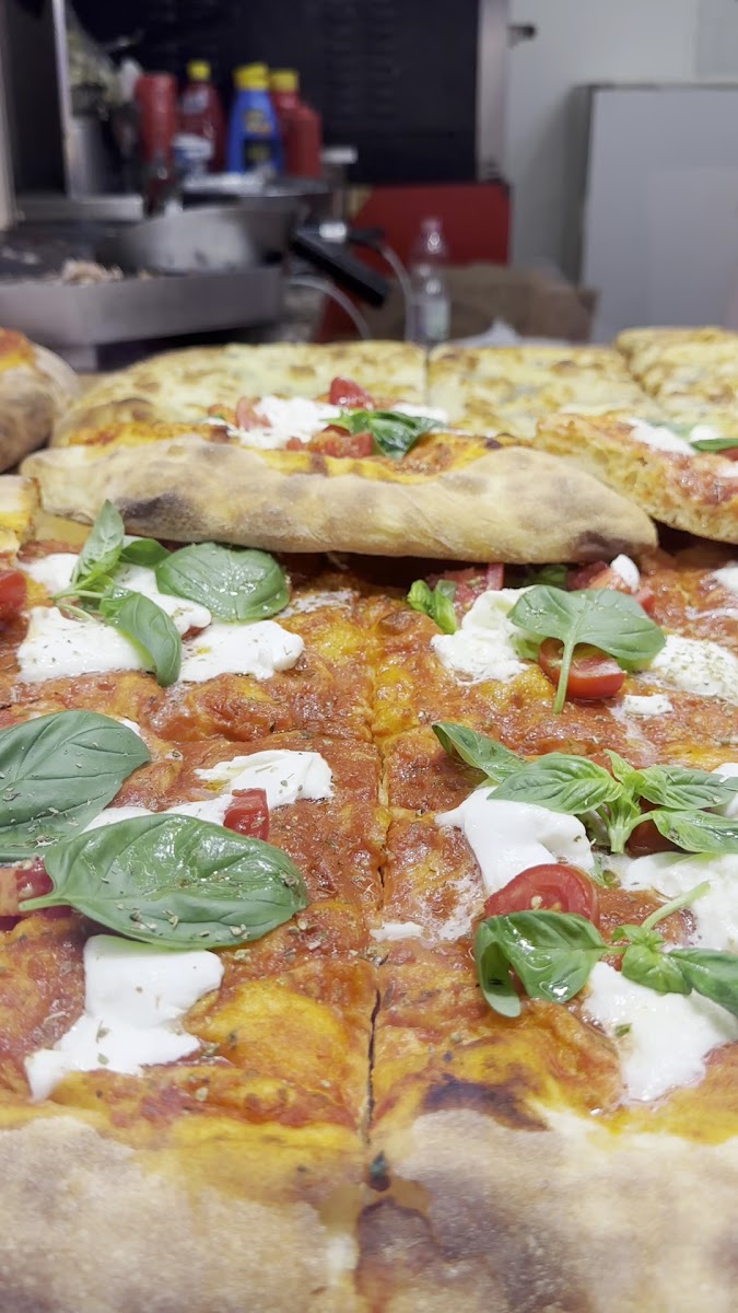 HALAL FOOD Pizzeria Amica - Photo 1