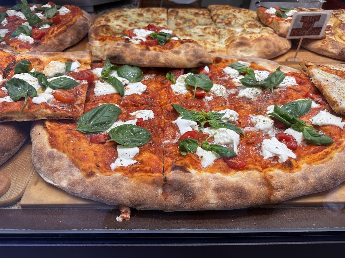 HALAL FOOD Pizzeria Amica - Photo 8