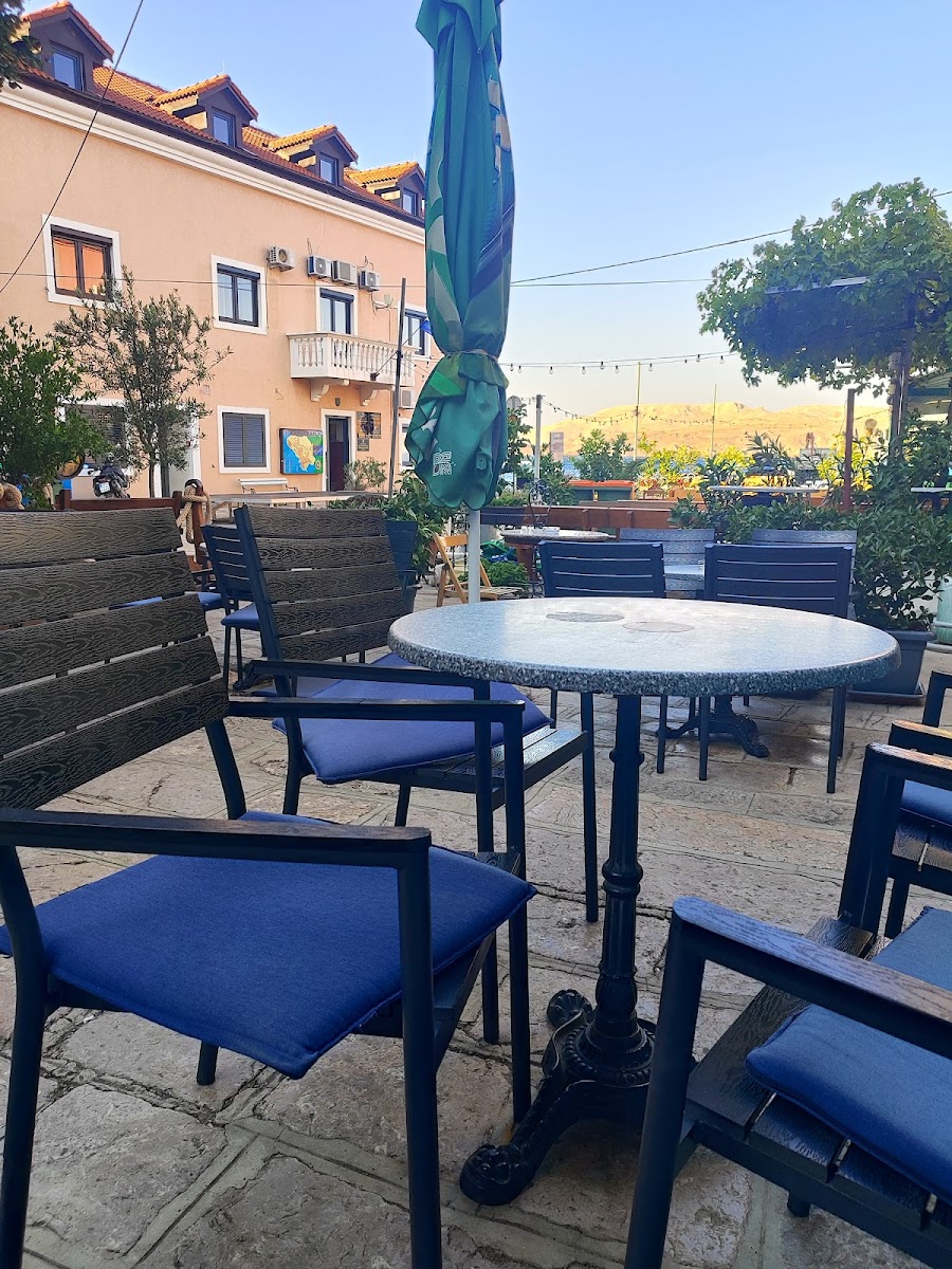 Riva Caffe bar