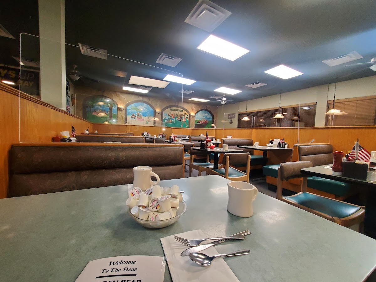 Golden Bear Restaurant - Photo 4