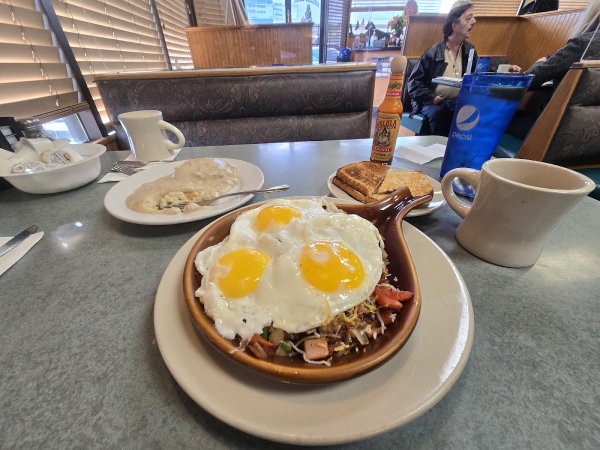 Golden Bear Restaurant - Photo 5