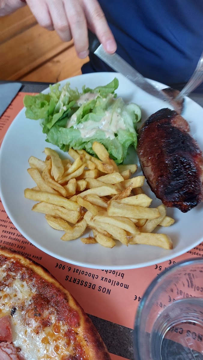 La table du Salagou (à l'intérieur du camping ⛔️ et pas devant) - Photo 7