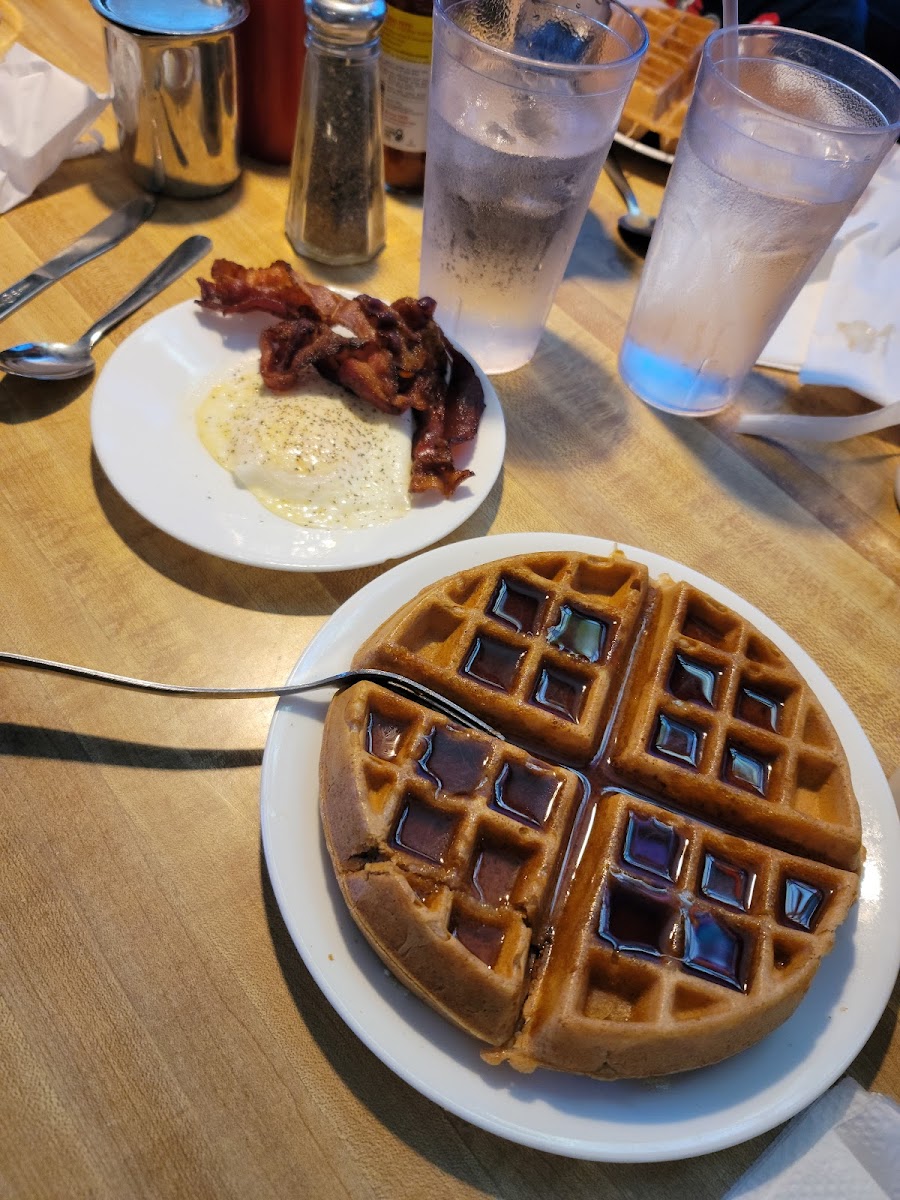 Breakfast Club Tybee Island - Photo 1