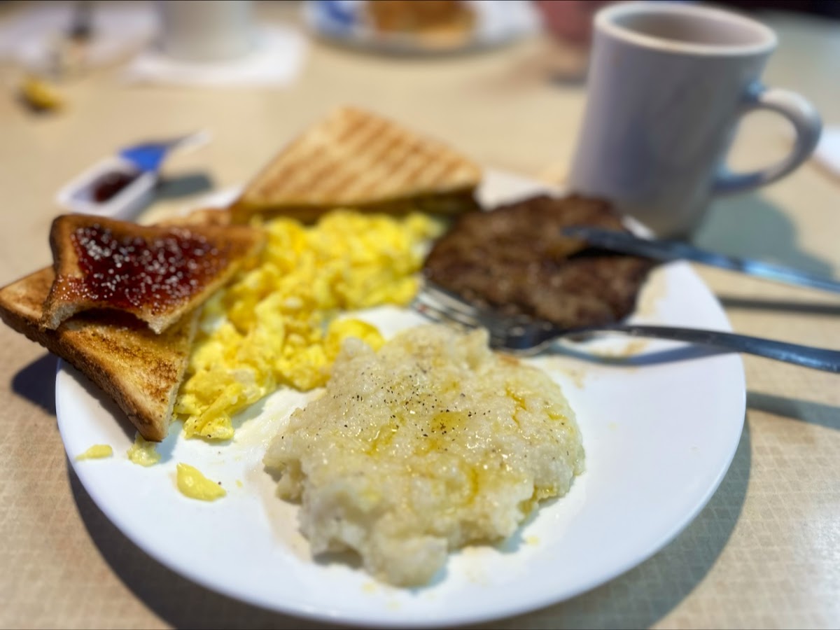Breakfast Club Tybee Island - Photo 2