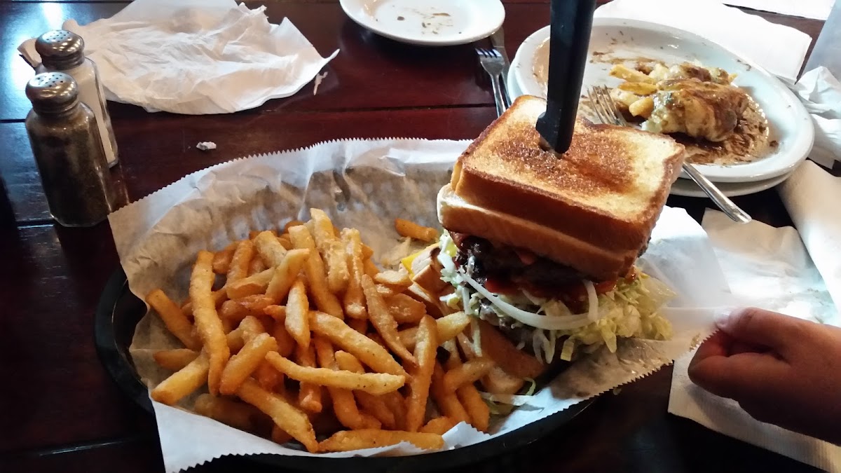 Main Street Tavern Montevallo - Photo 1