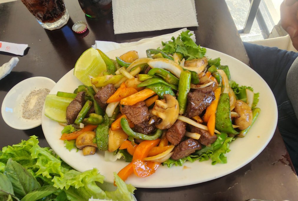 Cali Sandwich & Pho - Photo 9